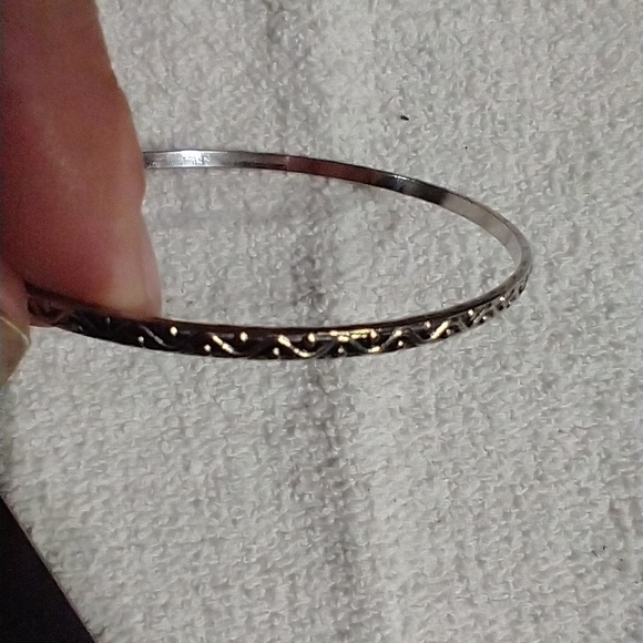 Silvertone bangle bracelet dots wavy lines - Picture 1 of 3
